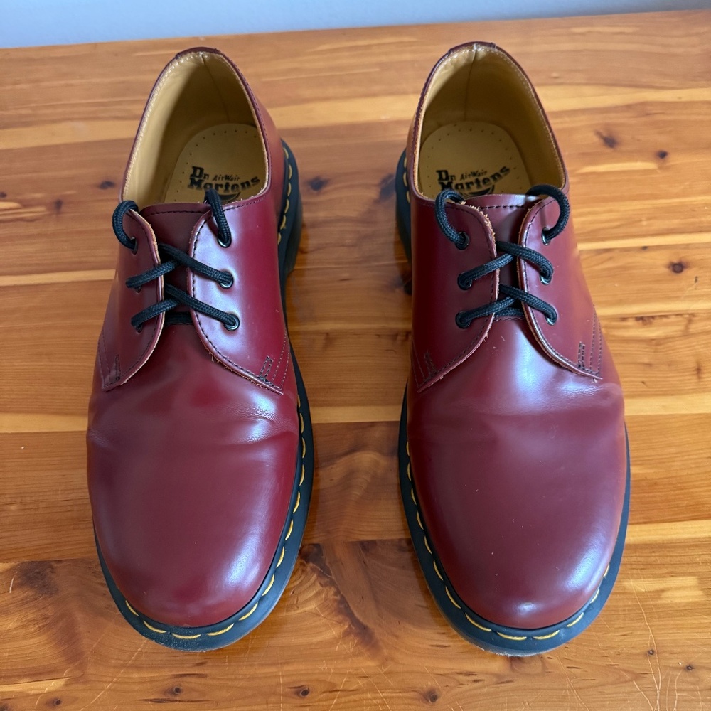 Doc Martin Gibson Shoe, Men's size 10M US